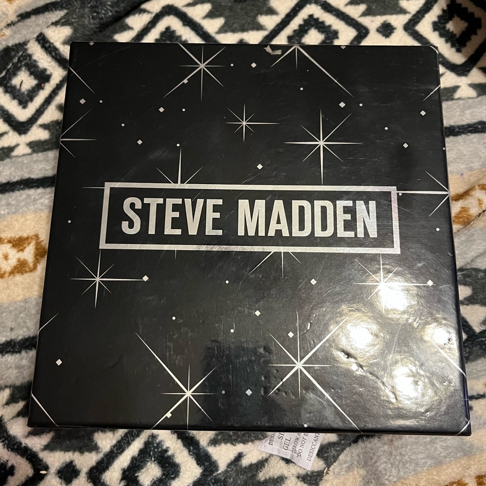Steve Madden NIB 3pc Fanny Pack Cream Bag Set